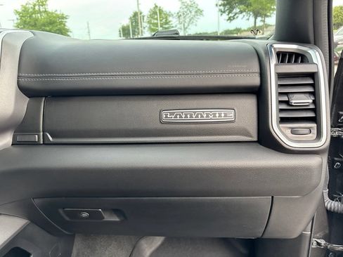 Used 2024 RAM 1500 Laramie AWD/4WD image 32