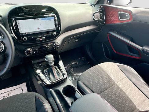 Used 2024 Kia Soul GT-Line FWD image 23