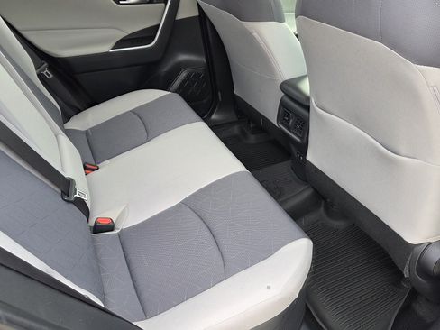 Certified 2020 Toyota RAV4 XLE AWD/4WD image 10