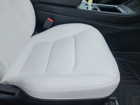 Used 2021 Tesla Model Y Long Range image 35