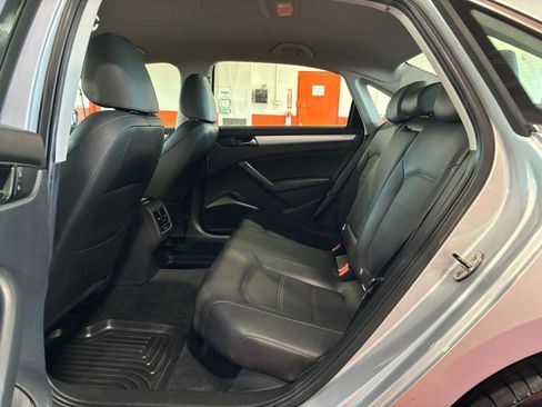 Used 2013 Volkswagen Passat 2.5 SE image 14