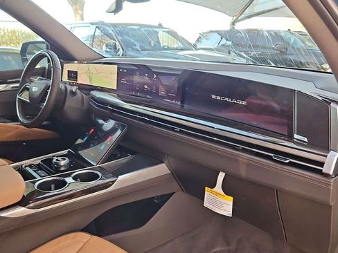 Used 2025 Cadillac Escalade Premium Luxury w/ Touring Package image 30