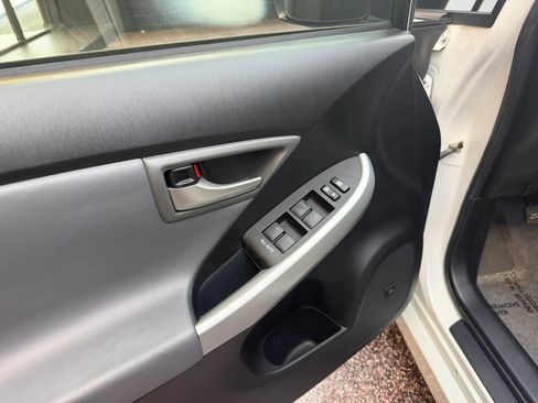 Used 2012 Toyota Prius Four FWD image 11