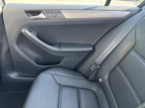 Used 2016 Volkswagen Jetta SE FWD image 15