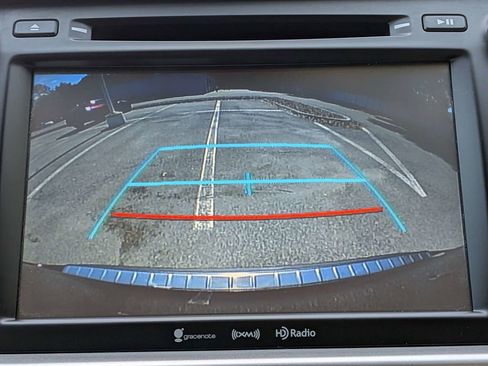 Used 2018 Toyota Highlander XLE FWD image 21
