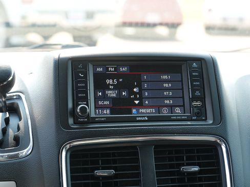 Used 2016 Dodge Grand Caravan R/T FWD image 21