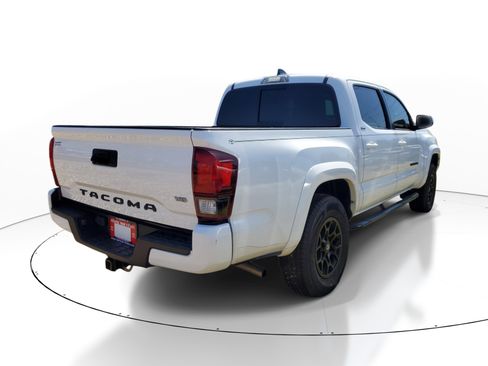Used 2022 Toyota Tacoma SR5 w/ Technology Package RWD image 6