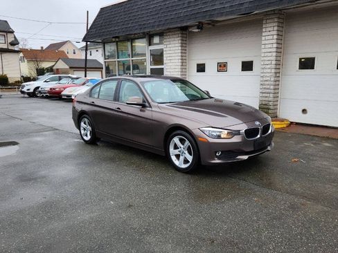 Used 2015 BMW 320i xDrive Sedan AWD/4WD image 2