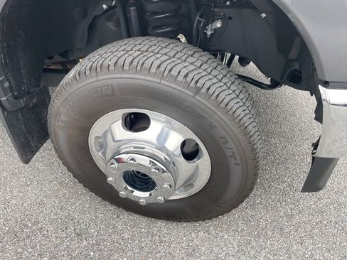 Used 2024 Ford F350 Lariat w/ Lariat Ultimate Package image 5