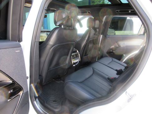 Used 2025 Land Rover Range Rover Sport SE image 21