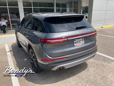 Used 2023 Lincoln Corsair Reserve FWD image 3