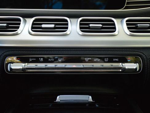 Used 2025 Mercedes-Benz GLE 53 AMG 4MATIC image 38