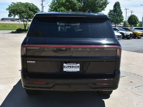 Used 2025 Lincoln Navigator Reserve AWD/4WD image 6