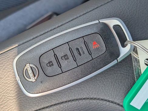 New 2025 Nissan Versa SV w/ Trunk Package image 31