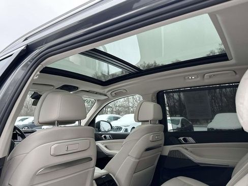 Certified 2023 BMW X7 xDrive40i w/ Executive Package image 25
