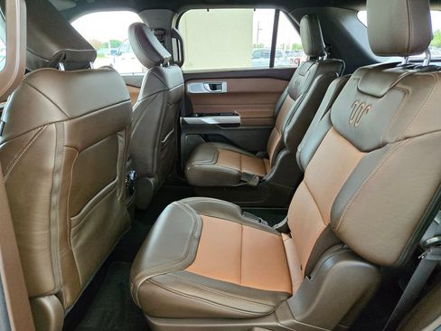 Used 2023 Ford Explorer King Ranch w/ Technology Package RWD image 14