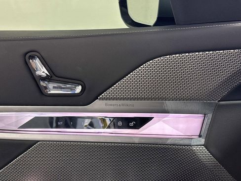 Used 2023 BMW 740i image 22