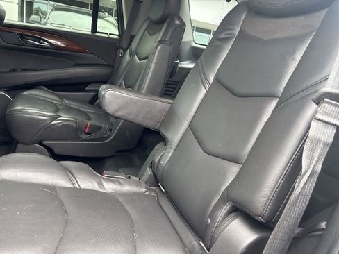 Used 2018 Cadillac Escalade Premium Luxury image 25