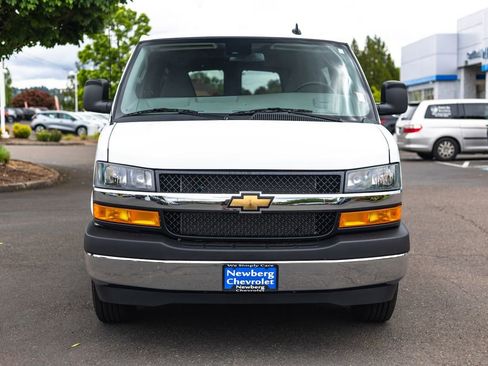 Used 2025 Chevrolet Express 3500 LT w/ LT Preferred Equipment Group RWD image 7