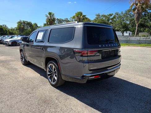 Used 2023 Jeep Wagoneer L Series III w/ Premium Group I AWD/4WD image 4