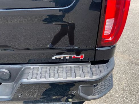 Used 2023 GMC Sierra 2500 AT4 w/ AT4 Premium Plus Package AWD/4WD image 10