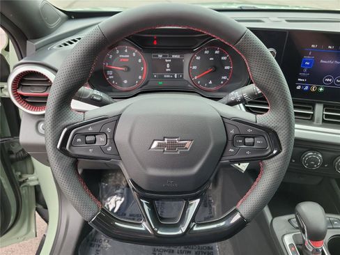 Used 2024 Chevrolet Trax RS w/ Driver Confidence Package FWD image 20