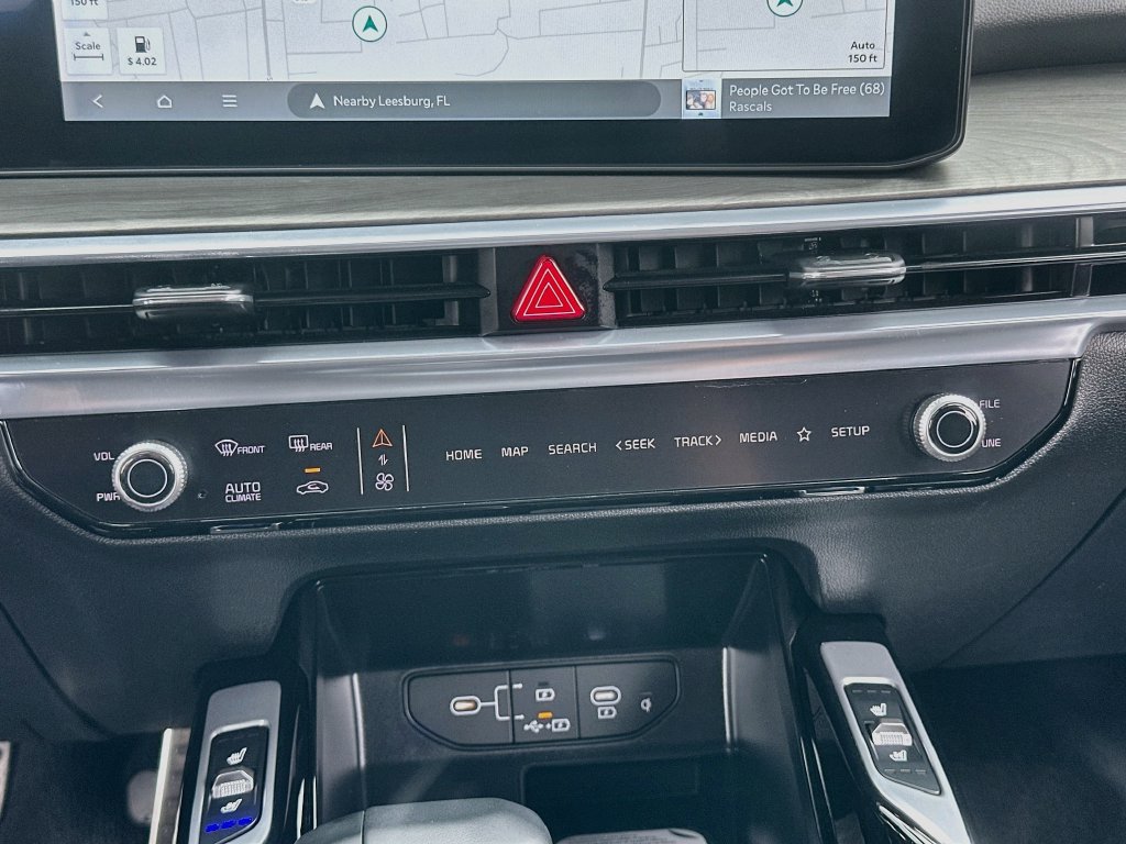 Certified 2026 Kia Sorento SX Prestige AWD/4WD image 16
