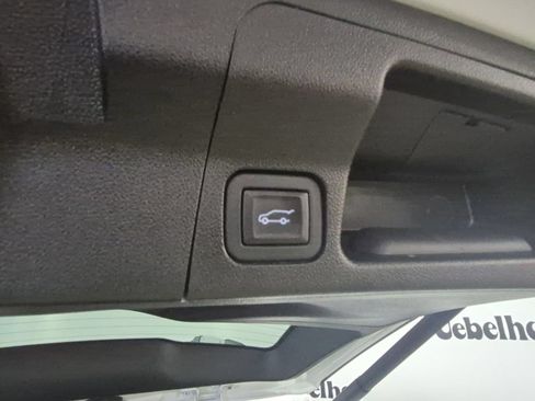 Used 2023 GMC Acadia SLT w/ Preferred Package FWD image 26