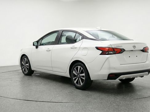 Used 2025 Nissan Versa SV image 6