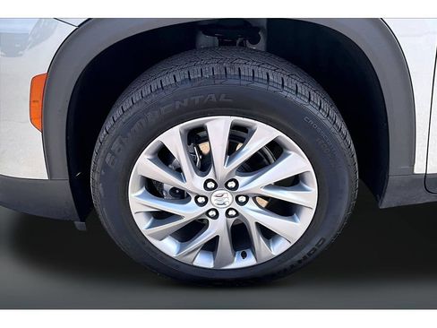 Used 2025 Buick Enclave Preferred AWD/4WD image 31