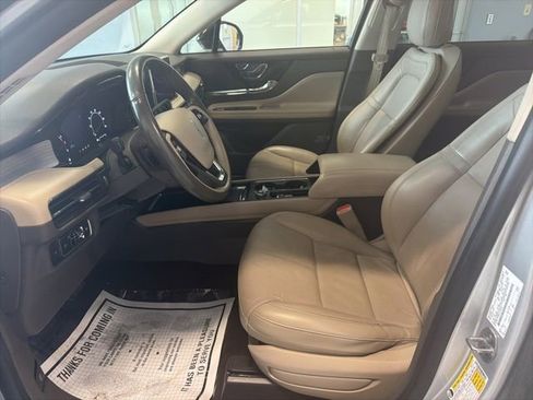 Used 2020 Lincoln Corsair AWD w/ Premium Package image 13