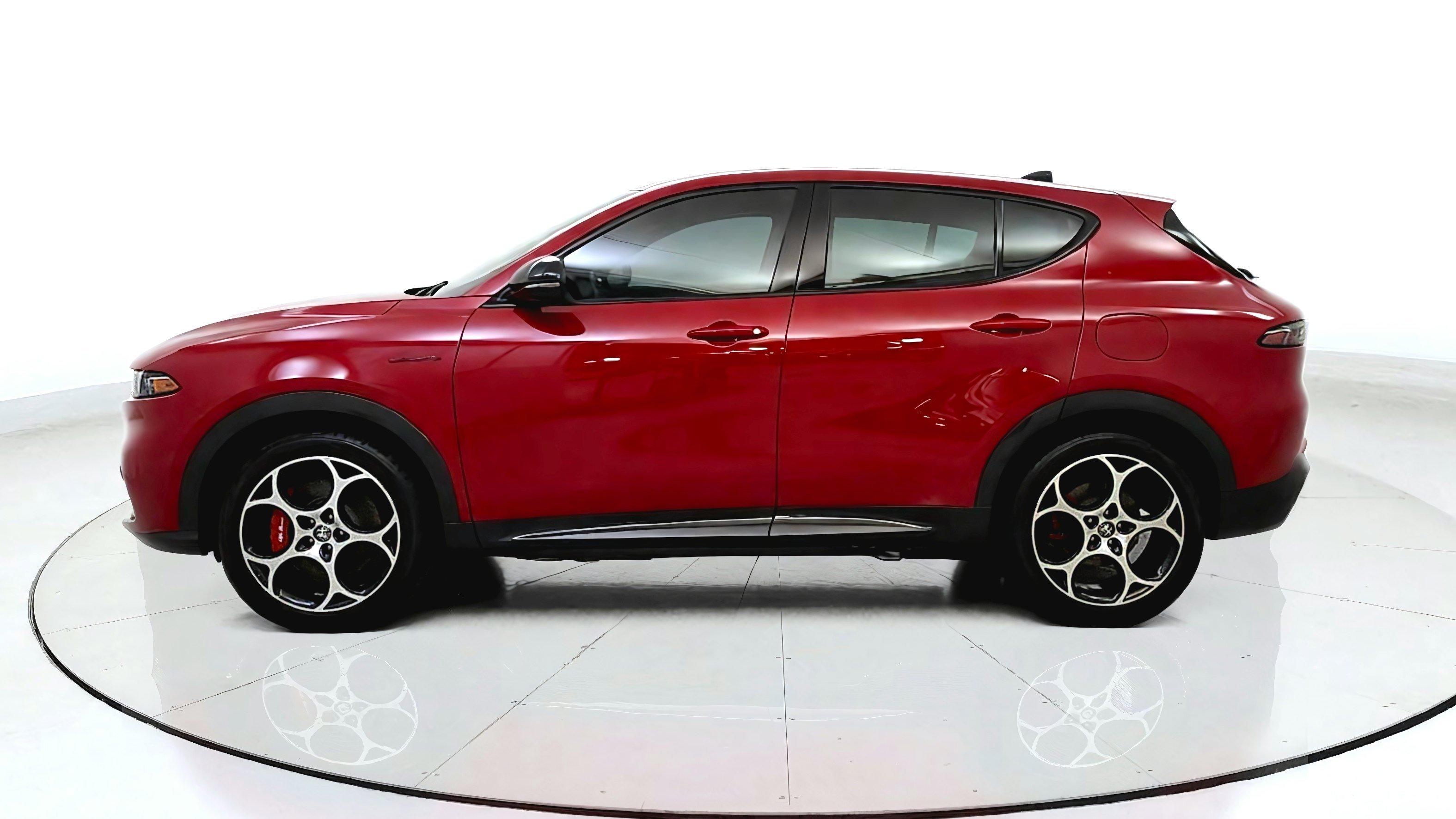 Used 2024 Alfa Romeo Tonale Veloce w/ Premium Interior Package AWD/4WD image 4