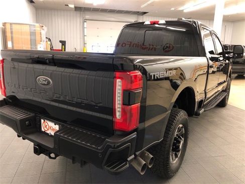 Used 2023 Ford F250 XLT w/ Black Appearance Package image 12