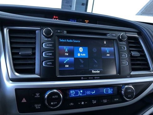 Certified 2019 Toyota Highlander Plus image 30