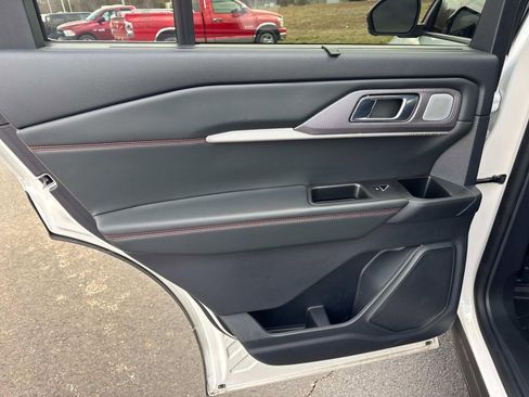 Used 2025 Ford Explorer ST image 15