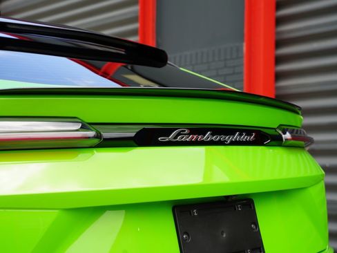 Used 2022 Lamborghini Urus image 12