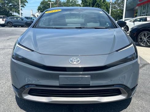 Used 2025 Toyota Prius XLE FWD image 8