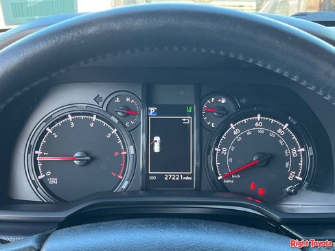 Certified 2024 Toyota 4Runner SR5 Premium w/ Moonroof Package AWD/4WD image 25