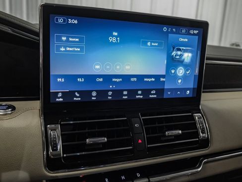 Used 2022 Lincoln Navigator L Reserve AWD/4WD image 26