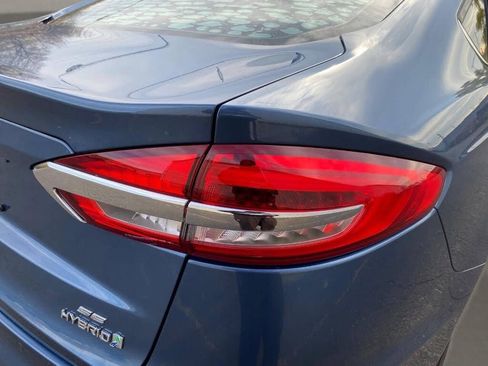 Used 2019 Ford Fusion SE image 13
