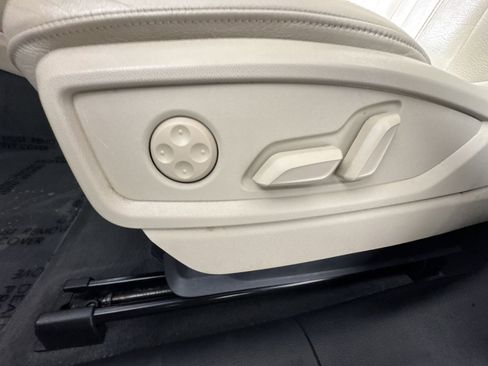 Used 2019 Audi Q5 Prestige w/ Prestige Package image 14