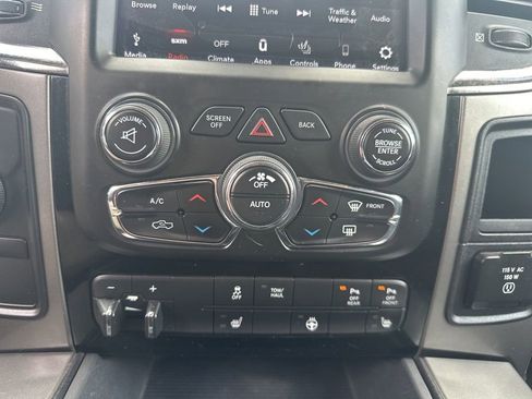 Used 2018 RAM 2500 Big Horn w/ Sport Appearance Group AWD/4WD image 22