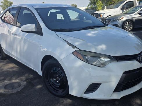Used 2015 Toyota Corolla LE FWD image 3