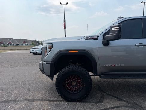 Used 2024 GMC Sierra 2500 AT4 w/ AT4 Premium Plus Package AWD/4WD image 10