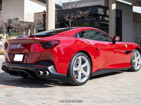 Used 2019 Ferrari Portofino image 19