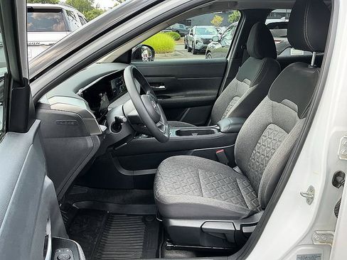 Certified 2025 Nissan Kicks SV w/ SV Premium Package FWD image 12