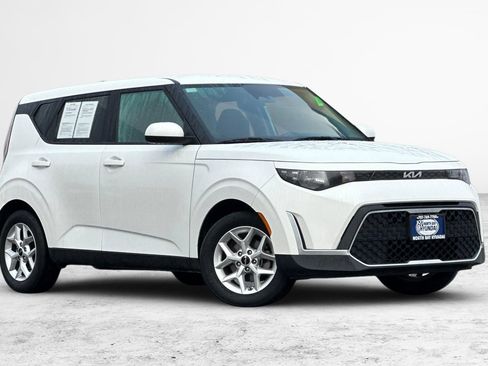 Used 2024 Kia Soul LX w/ Option Group 015 image 2