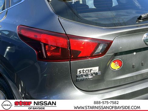 Used 2017 Nissan Rogue Sport SV image 9