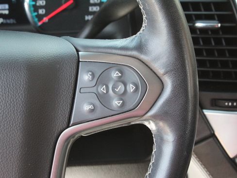 Used 2019 Chevrolet Tahoe Premier RWD image 16