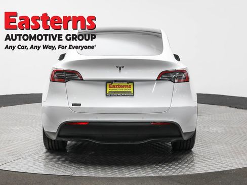 Used 2021 Tesla Model Y Long Range image 6